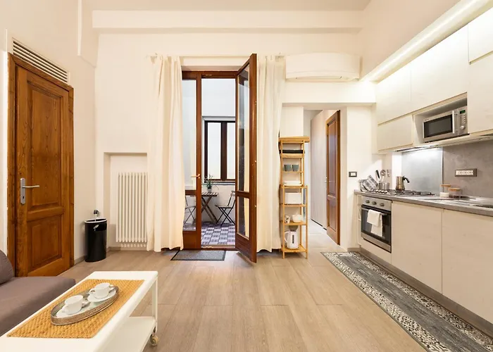 Pergola - 1 Bdr Flat With Inner Courtyard
